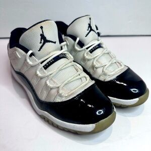 Used Air Jordan 11 Low Sneakers in Black and White Sz.3y